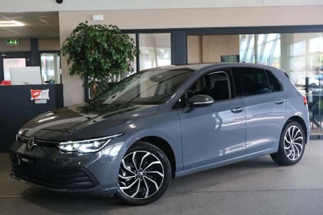 Volkswagen Golf (2021) thumbnail 1