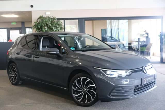 Volkswagen Golf (2021) thumbnail 5