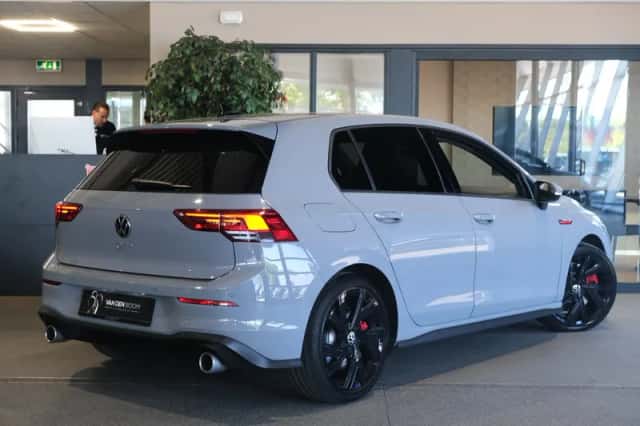 Volkswagen Golf (2022) thumbnail 2