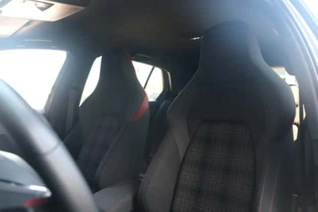 Volkswagen Golf (2022) thumbnail 4