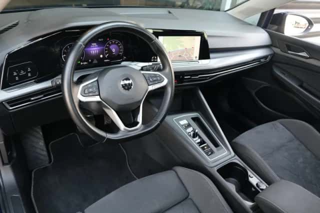 Volkswagen Golf (2021) thumbnail 3