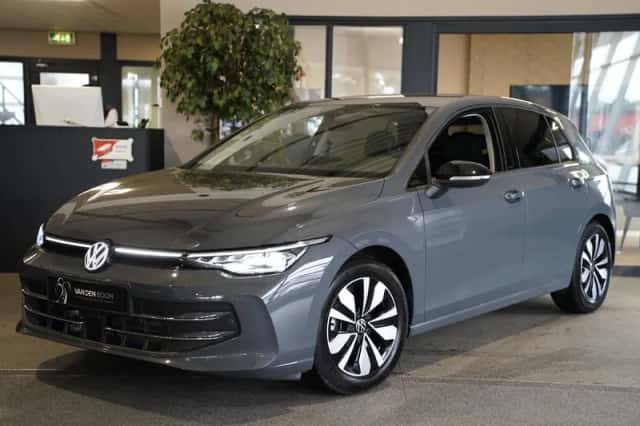 Volkswagen Golf (2025) thumbnail 1