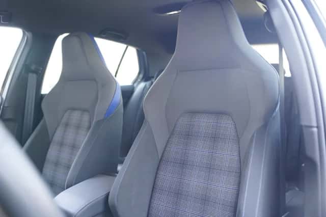 Volkswagen Golf (2025) thumbnail 4