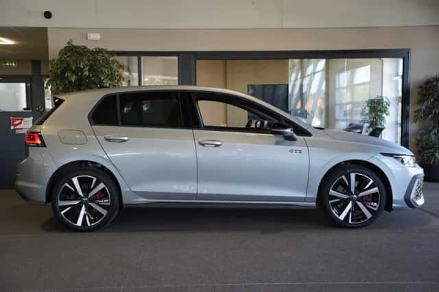 Volkswagen Golf (2025) thumbnail 6