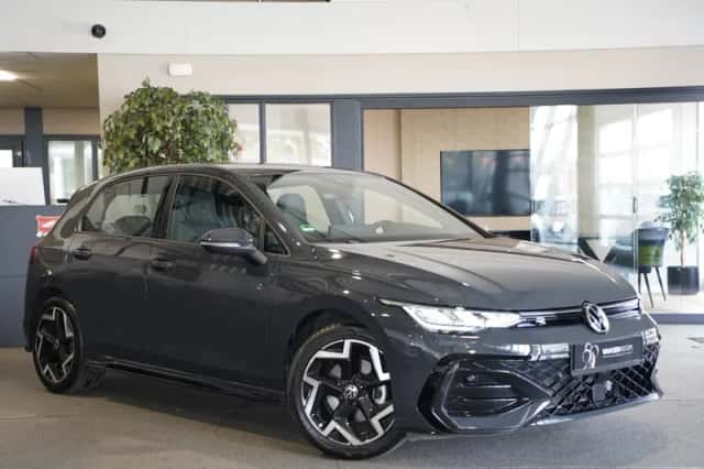 Volkswagen Golf (2024) thumbnail 5
