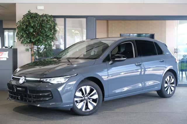 Volkswagen Golf (2025) thumbnail 1