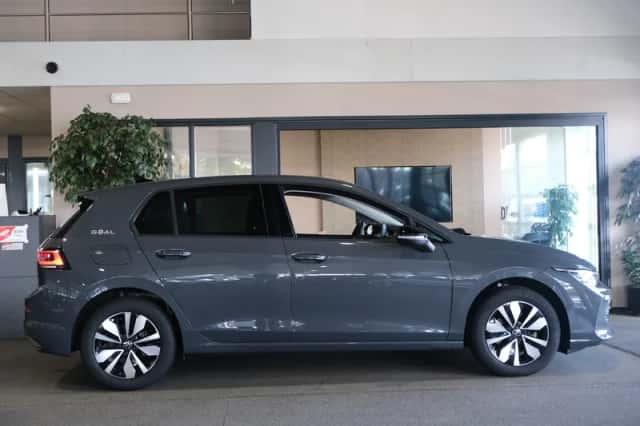 Volkswagen Golf (2025) thumbnail 6