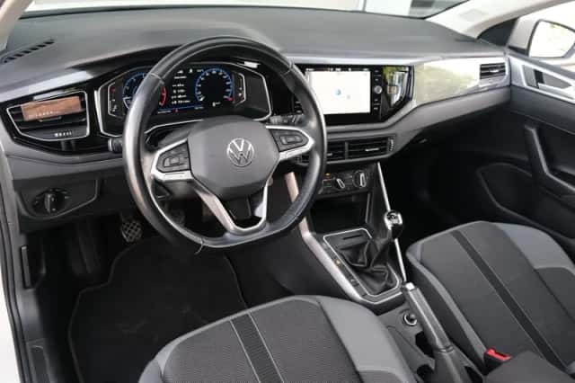 Volkswagen Polo (2022) thumbnail 3