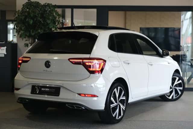 Volkswagen Polo (2022) thumbnail 2