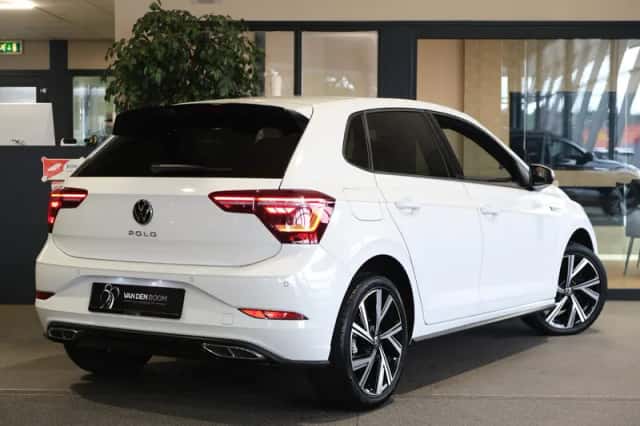 Volkswagen Polo (2022) thumbnail 2