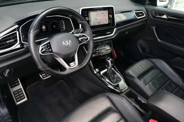 Volkswagen T-Roc (2023) thumbnail 4