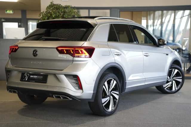 Volkswagen T-Roc (2022) thumbnail 2