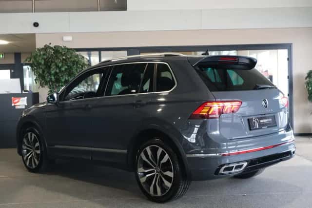 Volkswagen Tiguan (2021) thumbnail 2