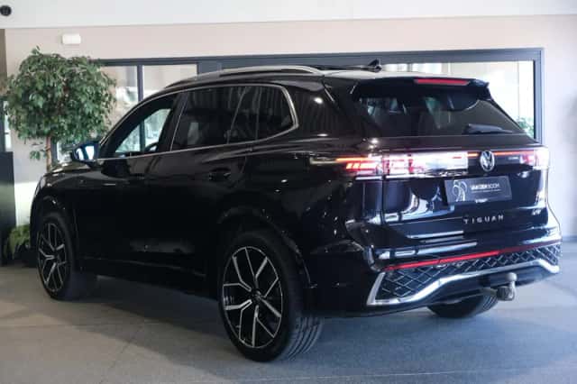 Volkswagen Tiguan (2024) thumbnail 2