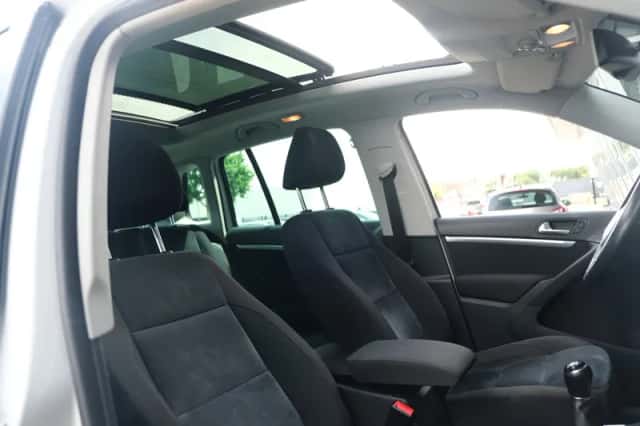 Volkswagen Tiguan (2012) thumbnail 4