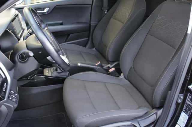 Kia Rio (2020) thumbnail 5