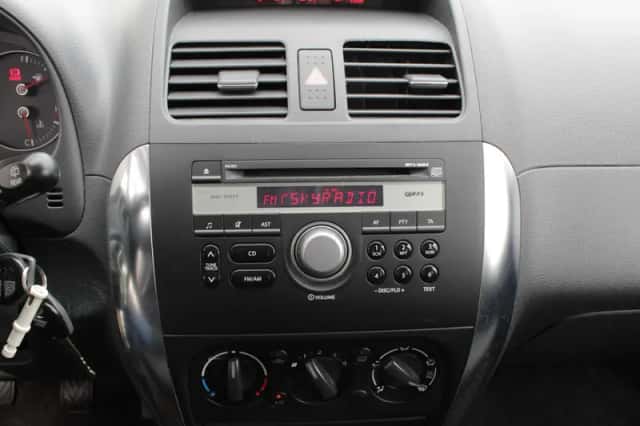Suzuki SX4 (2008) thumbnail 6