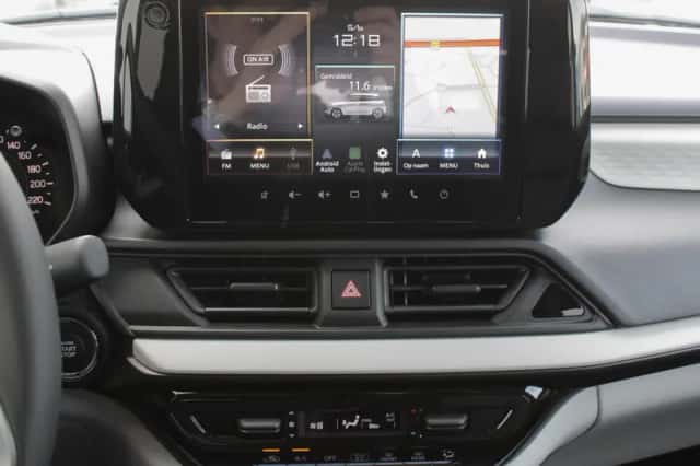 Suzuki Swift (2025) thumbnail 6