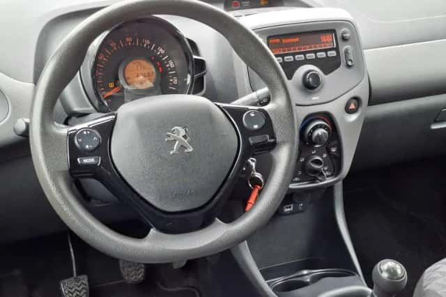 Peugeot 108 (2022) thumbnail 4