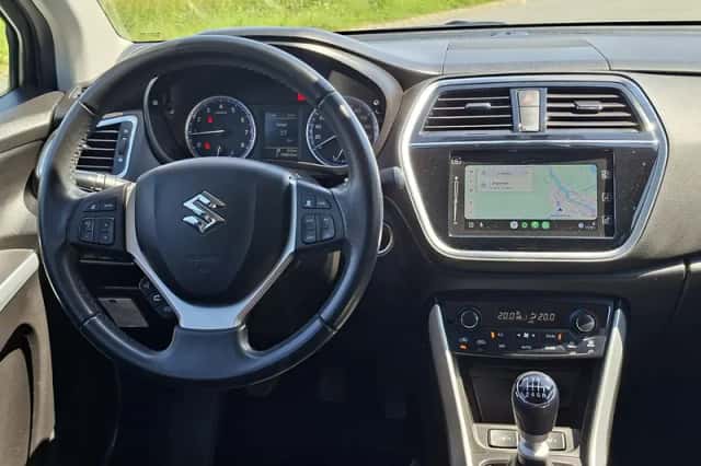Suzuki S-Cross (2021) thumbnail 4