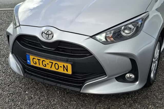 Toyota Yaris (2024) thumbnail 3