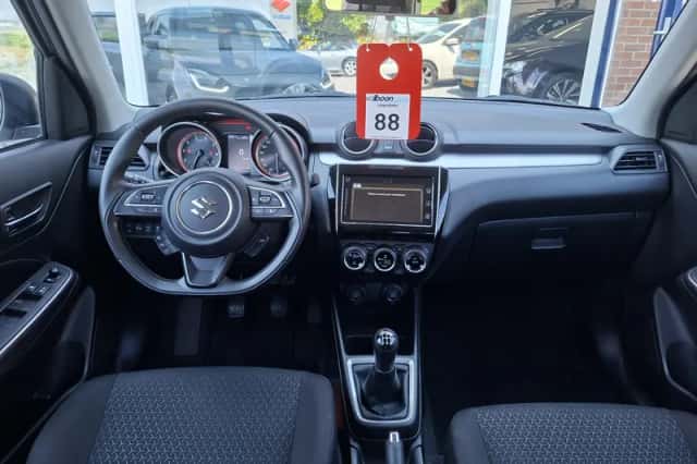 Suzuki Swift (2023) thumbnail 3