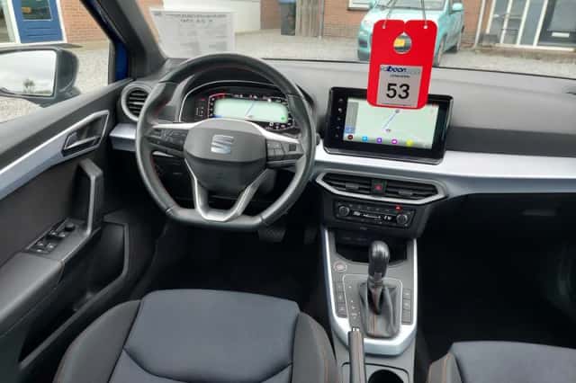 SEAT Arona (2024) thumbnail 4