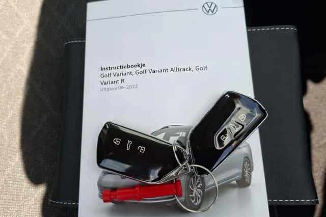 Volkswagen Golf (2022) thumbnail 4