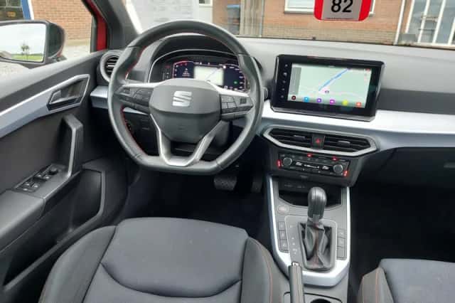 SEAT Arona (2024) thumbnail 4