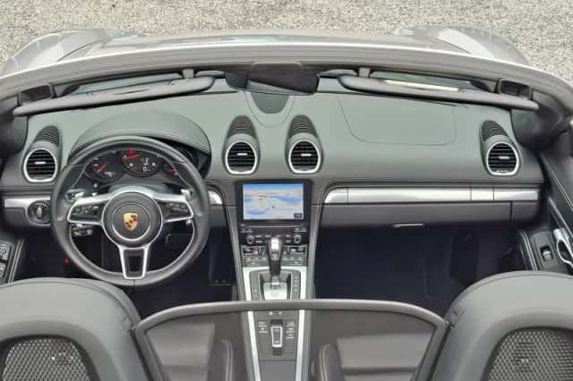 Porsche 718 (2021) thumbnail 5