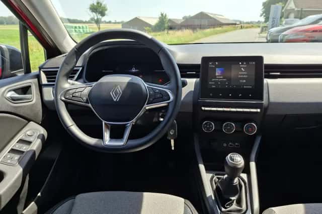 Renault Clio (2025) thumbnail 4