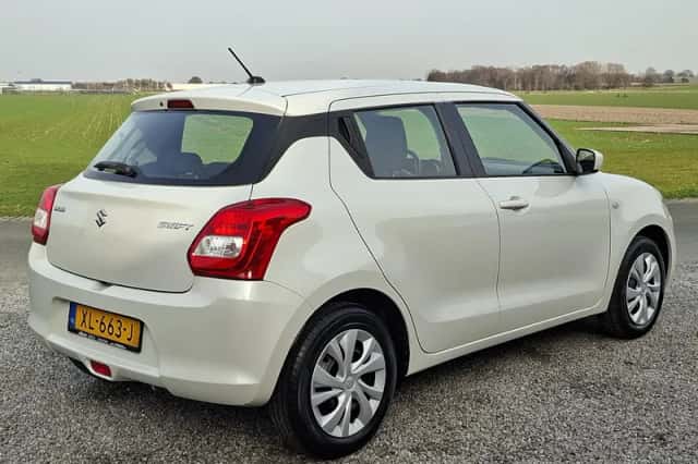 Suzuki Swift (2019) thumbnail 3