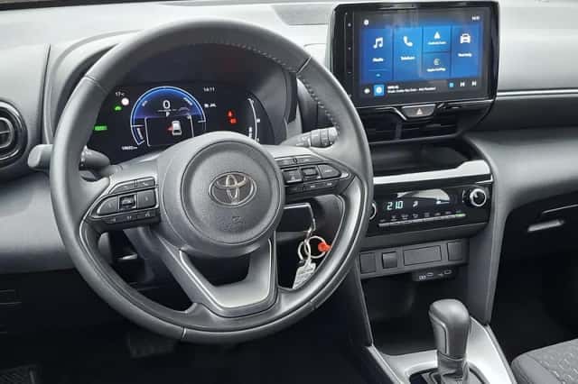 Toyota Yaris Cross (2025) thumbnail 3