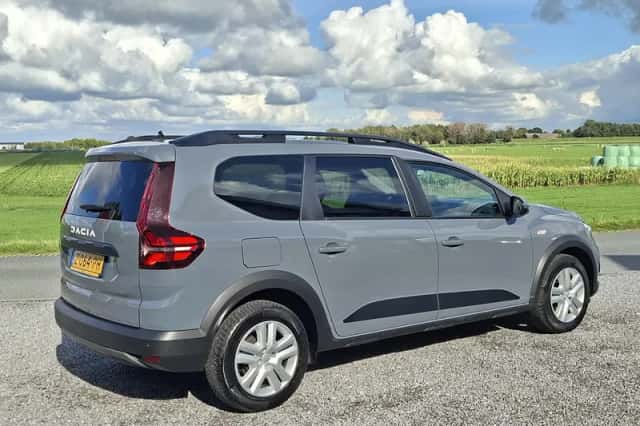 Dacia Jogger (2024) thumbnail 3