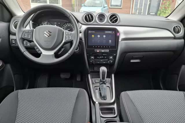 Suzuki Vitara (2025) thumbnail 3