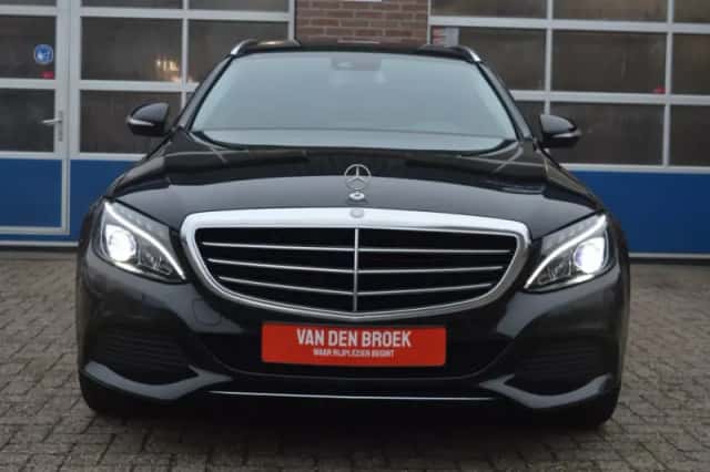 Mercedes-Benz C-Klasse (2014) thumbnail 2