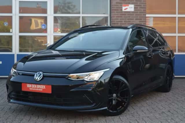 Volkswagen Golf (2021) thumbnail 1