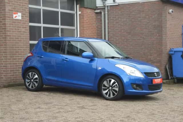Suzuki Swift (2011) thumbnail 4