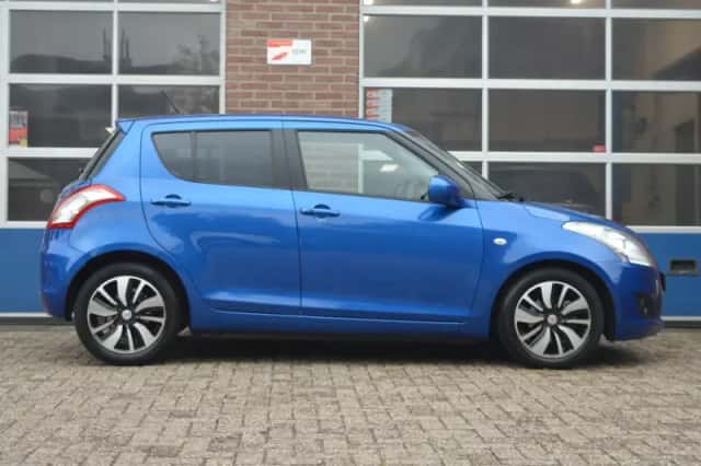 Suzuki Swift (2011) thumbnail 6