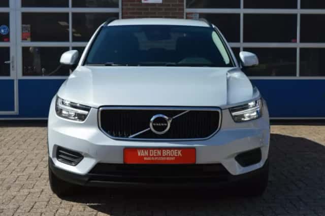 Volvo XC40 (2019) thumbnail 2