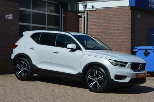 Volvo XC40 (2019) thumbnail 4