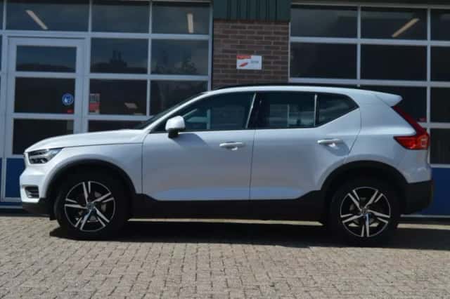 Volvo XC40 (2019) thumbnail 5