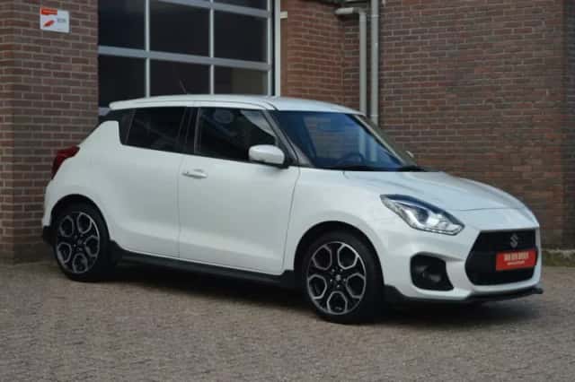 Suzuki Swift (2021) thumbnail 4