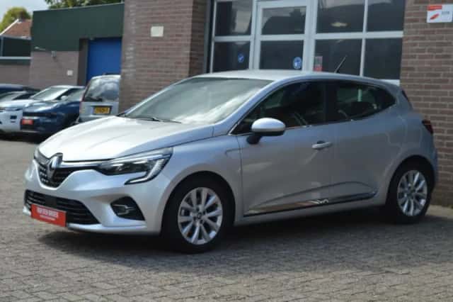 Renault Clio (2021) thumbnail 3