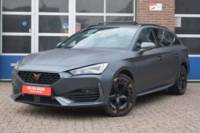 SEAT Leon Sportstourer (2020) thumbnail 1