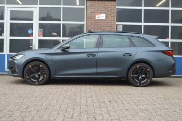 SEAT Leon Sportstourer (2020) thumbnail 5