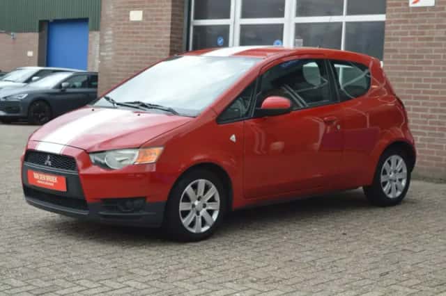Mitsubishi Colt (2009) thumbnail 3