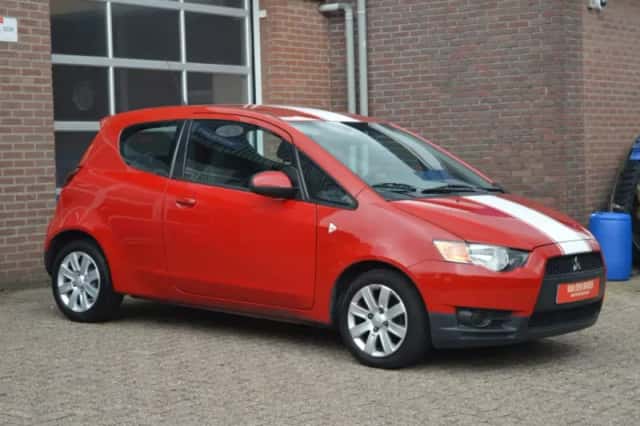 Mitsubishi Colt (2009) thumbnail 4