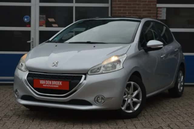 Peugeot 208 (2014) thumbnail 1