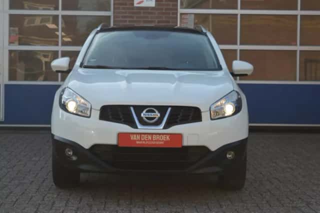 Nissan Qashqai (2012) thumbnail 2